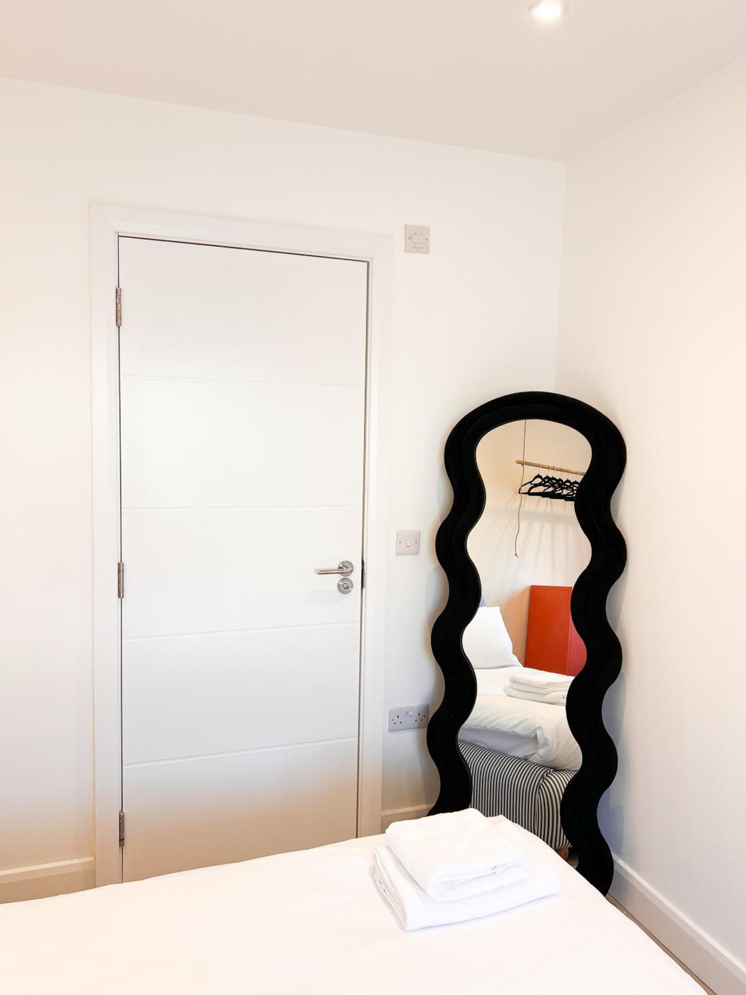 Hotel Zozy Clitterhouse Londres Habitación foto
